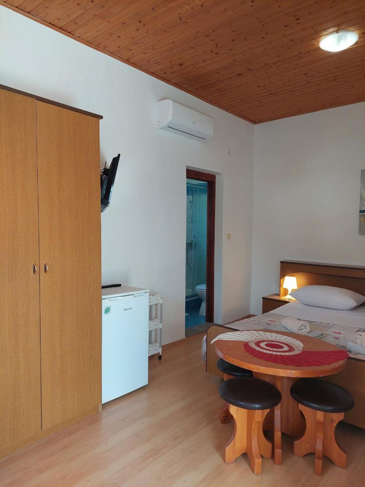 Rooms Hodanic Krk Town Bilik gambar